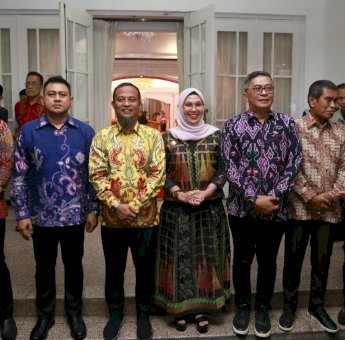 Barru Raih Penghargaan TPT Terbaik Sulsel, Bupati Andi Ina Tekankan Kerja Kolaboratif Tekan Pengangguran
