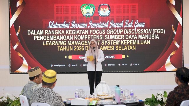 Bupati Gowa, Sitti Husniah Talenrang di sela-sela membuka Focus Group Discussion (FGD) Pengembangan Kompetensi Sumber Daya Manusia berbasis Learning Management System (LMS), di Baruga Tinggimae, Rumah Jabatan Bupati Gowa, kemarin. (Dok. Humas Gowa) 