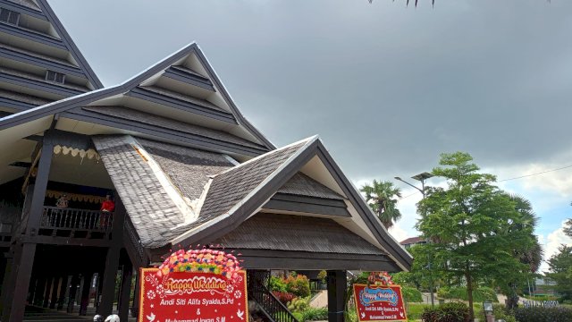 Pelaksanaan pernikahan warga Kabupaten Gowa di Istana Tamalate yang menjadi bagian dari Kawasan Museum Balla Lompoa, Sabtu, (11/04/2026). (Dok. Chaerani/Republiknews.co.id)
