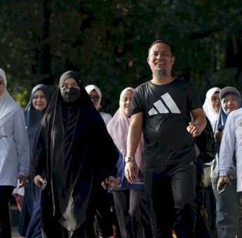Wali Kota Tasming Hamid Apresiasi Gubernur Sulsel Lepas Ribuan Peserta Jalan Sehat Anti Mager