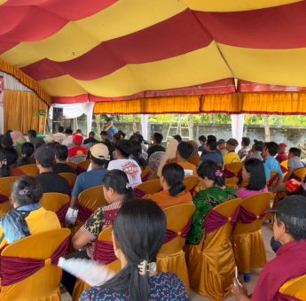 OJK Sulselbar Edukasi Ratusan Petani Kakao di Wotu Kenali Produk Keuangan Aman