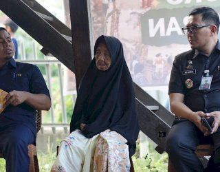 Wali Kota Parepare Tasming Hamid Kunjungi Korban Kebakaran Lumpue, Instruksikan Penanganan Cepat