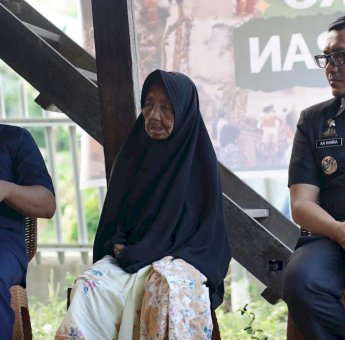 Wali Kota Parepare Tasming Hamid Kunjungi Korban Kebakaran Lumpue, Instruksikan Penanganan Cepat