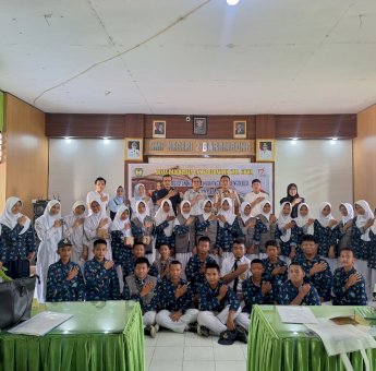 Kenalkan Pelajar Sejarah dan Budaya Lokal, Disparbud Gowa Gelar Museum Keliling di SMP 2 Barombong