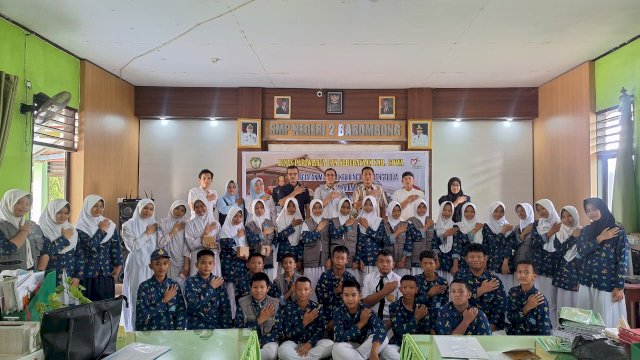 Disparbud Gowa kembali menggelar Museum Keliling yang dilaksanakan di SMP Negeri 2 Barombong, Rabu, (22/04/2026) kemarin. (Dok. Disparbud Gowa)