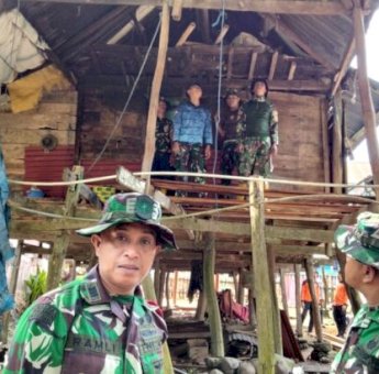 Semangat Kebersamaan, Satgas TMMD dan Warga Bangun Rumah Layak di Selayar