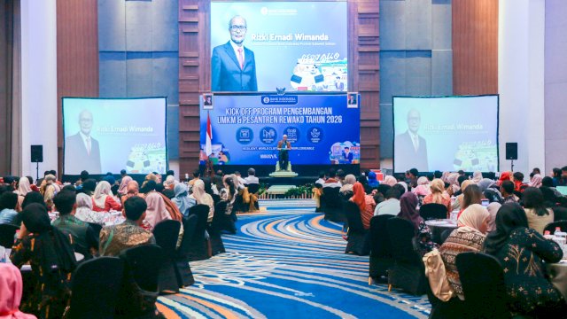 Kepala BI Sulsel Rizki Ernadi Wimanda, saat menghadiri Kick Off UMKM dan Pesantren REWAKO BI Sulsel, di Ballroom Kantor BI Sulsel, kemarin. (Dok. Humas BI Sulsel) 
