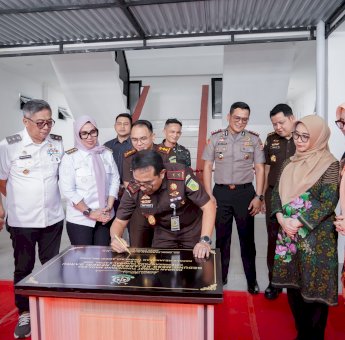 Pemkab Barru Hibahkan Mess Kejari, Perkuat Kinerja dan Layanan Hukum