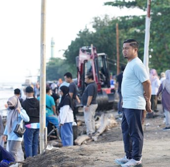 Wali Kota Parepare Tasming Hamid Pimpin Kerja Bakti Gerakan Indonesia ASRI di Pantaiku