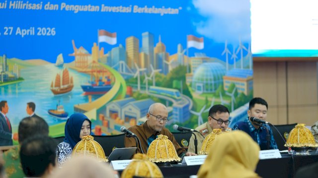 Kepala BI Sulsel, Rizki Ernadi Wimanda (tengah) saat menghadiri Dedicated Team Meeting (DTM)-Forum Percepatan Investasi, Perdagangan, dan Pariwisata Sulawesi Selatan (PINISI SULTAN), di Kantor Gubernur Sulawesi Selatan, kemarin. (Dok. Humas BI Sulsel) 