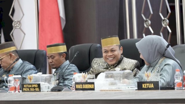 Wakil Ketua DPRD Sulsel, Yasir Machmud menghadiri undangan puncak peringatan Hari Jadi Bone (HJB) ke-696 di Gedung Paripurna DPRD Kabupaten Bone, Senin (6/4/2026). (Foto: Istimewa)