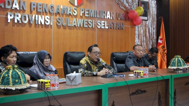 Bawaslu Sulsel menggelar kegiatan Penguatan Kapasitas SDM dan Literasi Etika Penyelenggara Pemilu pada Selasa (14/4/2026). (Foto: Istimewa)