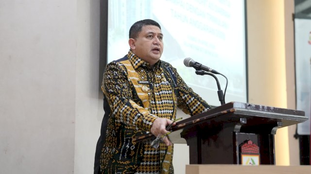 Wali Kota Makassar, Munafri Arifuddin saat memberikan arahan dalam kegiatan Rapat Monitoring dan Evaluasi Pelaksanaan Program dan Kegiatan APBD Kota Makassar Triwulan I Tahun Anggaran 2026 di Kantor Balai Kota Makassar, Kamis (16/4/2026). (Foto: Istimewa)