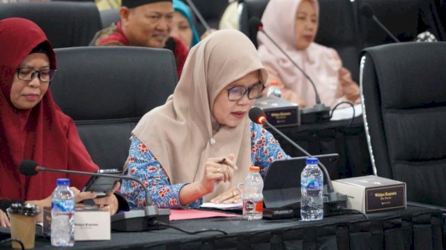 Direktur RSUD Haji Makassar, dr Rachmawati Syahrir saat pembahasan LKPJ Gubernur Sulsel Tahun Anggaran 2025 bersama Komisi E DPRD Sulsel, Kamis (16/4/2026). (Foto: Istimewa)
