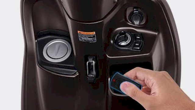 Sistem kunci kontak keyless atau smart key kini banyak digunakan pada motor modern karena dinilai lebih praktis dan aman. (Foto: Istimewa)