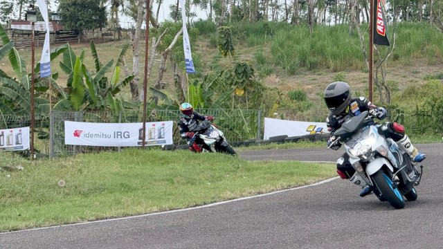 Yamaha Indonesia menggelar aktivitas Gear Ultima Endurance Race yang diselenggarakan bersamaan dengan Seri Perdana Yamaha Cup Race di Sirkuit Puncak Mario, Sidrap, Minggu (19/4/2026). (Foto: Istimewa)
