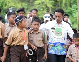 Siswa Sekolah Rakyat Sidrap Berlatih Kepemimpinan, Bupati Syaharuddin Sampaikan Pesan Motivasi