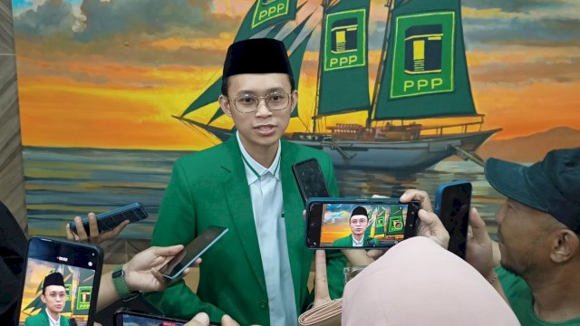 Ketua DPW PPP Sulsel, Ilham Ari Fauzi saat memberikan keterangan terkait pelaksanaan Muscab serentak PPP se Sulsel secara hybrid, Sabtu (25/4/2026). (Foto: Istimewa)