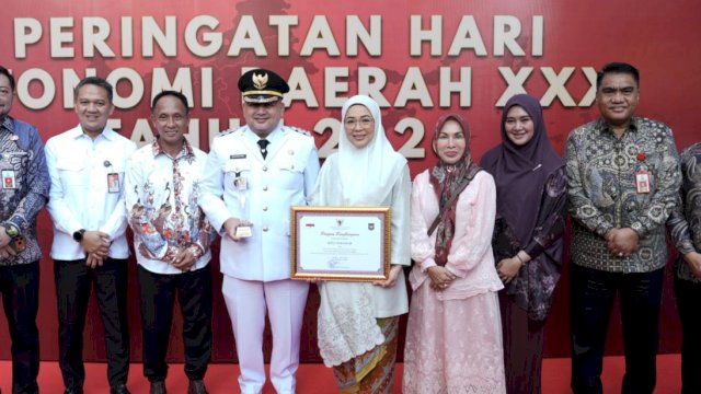 Pemerintah Kota Makassar menorehkan prestasi membanggakan di tingkat nasional dengan menjadi salah satu daerah dengan kinerja pemerintahan terbaik di Indonesia. (Foto: Istimewa)