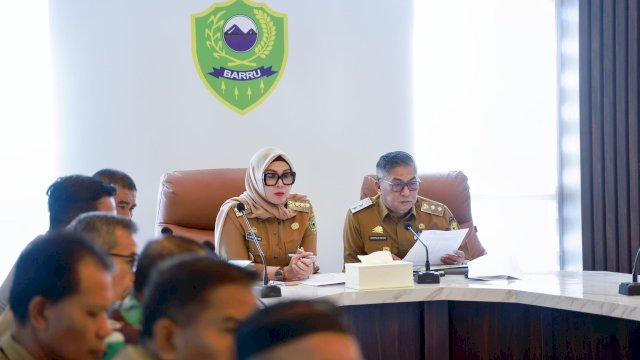Ket: Bupati dan Wakil Bupati Barru