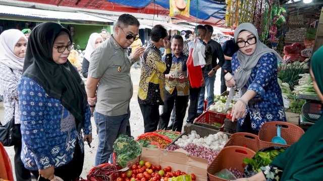 Ket: Bupati dan Wakil Bupati Barru