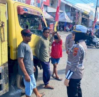 Satlantas Bulukumba Imbau Sopir Tak Gunakan HP Saat Berkendara