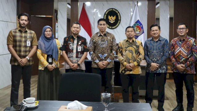 Ket: Wali Kota Parepare, Tasming Hamid konsultasi dan koordinasi di Kemendagri