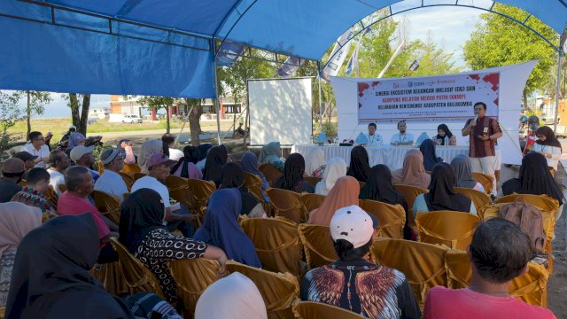 OJK Sulselbar memperkuat implementasi program EKI dan KNMP di Kelurahan Bentengnge, Kabupaten Bulukumba melalui Edukasi dan Inklusi Keuangan. (Dok. OJK Sulselbar) 