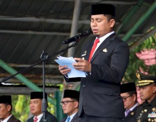 Hardiknas 2026 di Lapangan Andi Makkasau, Tasming Hamid Ajak Perkuat Kolaborasi Pendidikan