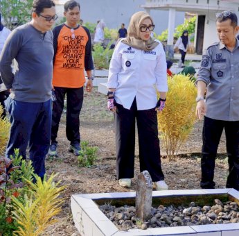 Bupati Barru Pimpin Rabu Bersih di Taman Makam Pahlawan, Ajak ASN Perkuat Budaya Gotong Royong