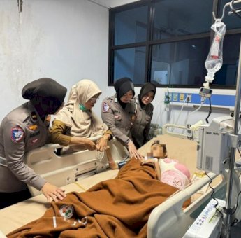 Sentuhan Kepedulian Polwan Bulukumba untuk Syifa, Remaja yang Jalani Transfusi Darah