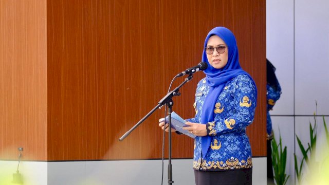 Bupati Gowa, Sitti Husniah Talenrang saat menjadi Pembina Upacara Peringatan Harkitnas yang dirangkaikan dengan Hari Kesadaran Nasional Tingkat Kabupaten Gowa, di Lapangan Upacara Kantor Bupati Gowa, Rabu, (20/05/2026). (Dok. Humas Gowa) 