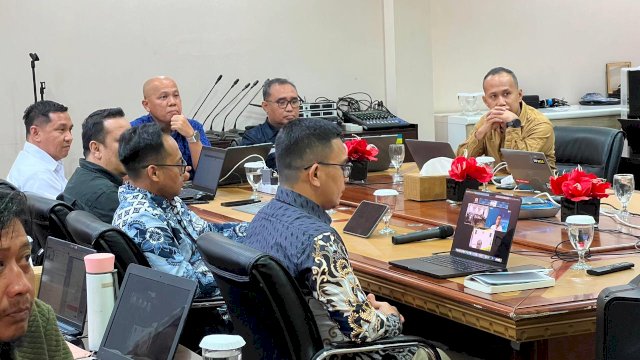 PLN UIP Sulawesi bersama DJK KESDM menggelar FGD dalam upaya mendorong penyelesaian RoW berbasis aplikasi Trabas Gatrik. (Dok. Humas PLN UIP Sulawesi)