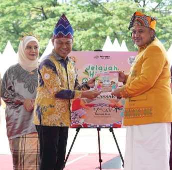 Kado Hardiknas untuk Warga Makassar, Munafri Tambah Insentif Guru hingga Fasilitas untuk Siswa