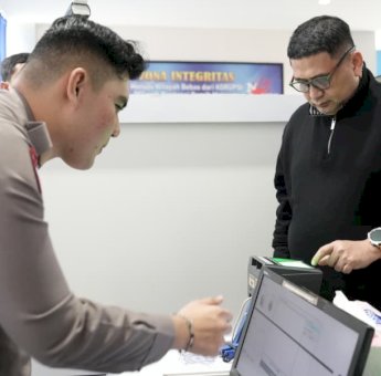Makassar Kini Punya Layanan SIM C1, Wali Kota Munafri Langsung Coba Lintasan Uji Berkendara