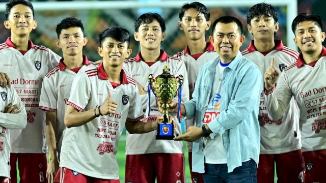 Kolaborasi Bad Dormir dengan Anggota DPRD Sulsel, Heriwawan bakal menggelar Turnamen Mini Soccer Sinjai Bersatu Series 2026 di Lapangan MPJ Mini Soccer Sinjai pada 29-31 Mei 2026 mendatang. (Foto: Istimewa)