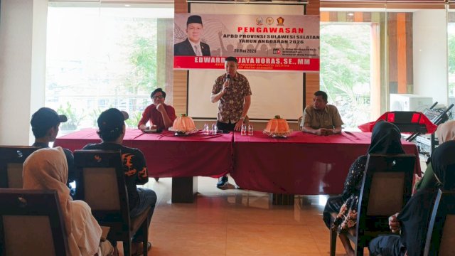 Anggota DPRD Sulawesi Selatan, Edward Wijaya Horas saat melaksanakan kegiatan pengawasan APBD Sulsel tahun anggaran 2026 di Jalan Sultan Hasanuddin, Kelurahan Baru, Kecamatan Ujung Pandang, Makassar, Rabu (20/5/2026). (Foto: Istimewa)