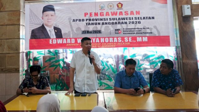 Anggota DPRD Sulawesi Selatan, Edward Wijaya Horas saat melaksanakan kegiatan pengawasan APBD Sulsel tahun anggaran 2026 di Jalan Lamaddukelleng, Kelurahan Losari, Kecamatan Ujung Pandang, Makassar, Sabtu (23/5/2026). (Foto: Istimewa)