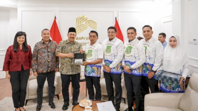 Menteri Perencanaan Pembangunan Nasional (PPN)/Kepala Bappenas, Rachmat Pambudy saat menerima audiensi Pemerintah Kabupaten Sidenreng Rappang (Sidrap) di Kantor Bappenas, Jakarta, Rabu (13/5/2026). (Foto: Humas Pemkab Sidrap)