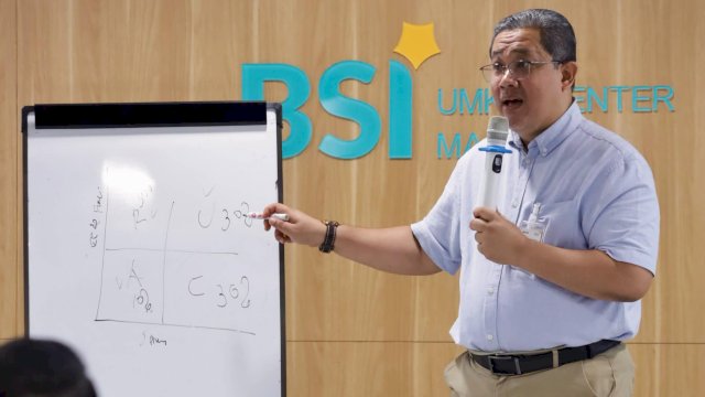 RCEO BSI Region Makassar, Sukma Dwie Priardi menjelaskan bahwa animo masyarakat terhadap emas logam mulia mulai meningkat seiring dengan literasi dan edukasi bullion bank. (Foto: Istimewa)