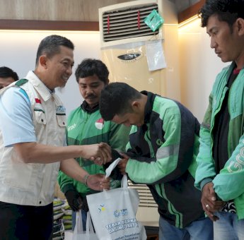 Berbagi Kebaikan Idul Adha, YBM PLN UID Sulselrabar Salurkan Program Tebar Berkah Daging 1447 H