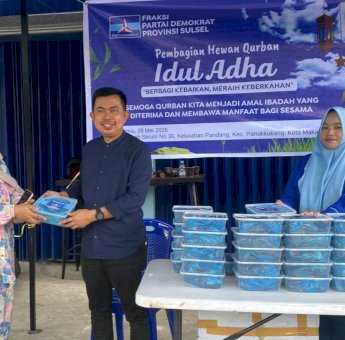 Sumbangan Kolektif Kader, Demokrat Sulsel Berbagi Daging Kurban di Momen Idul Adha 1447 H