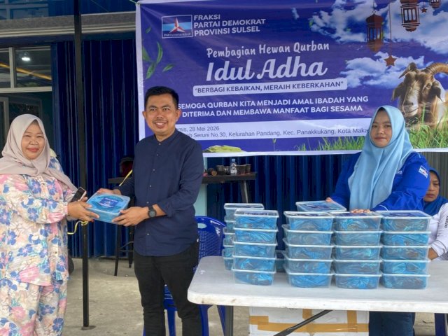 Sumbangan Kolektif Kader, Demokrat Sulsel Berbagi Daging Kurban di Momen Idul Adha 1447 H