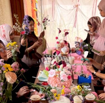Lagom Makassar Kembangkan Bisnis Penyedia Buket Bunga untuk Gen-Z Lewat Gomzi