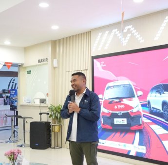 Kalla Toyota Hadirkan Toyota Space di Makassar, New Veloz Hybrid EV Jadi Primadona Baru