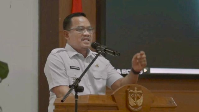 Ket: Bupati Luwu H. Patahudding