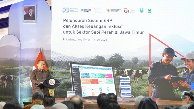 Kepala Eksekutif Pengawas IAKD OJK, Adi Budiarso saat menghadiri Peluncuran ERP di Koperasi Agro Niaga (KAN) Jabung, Kabupaten Malang, kemarin. (Dok. Otoritas Jasa Keuangan) 