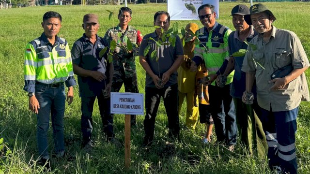 Ket: Penanaman Pohon