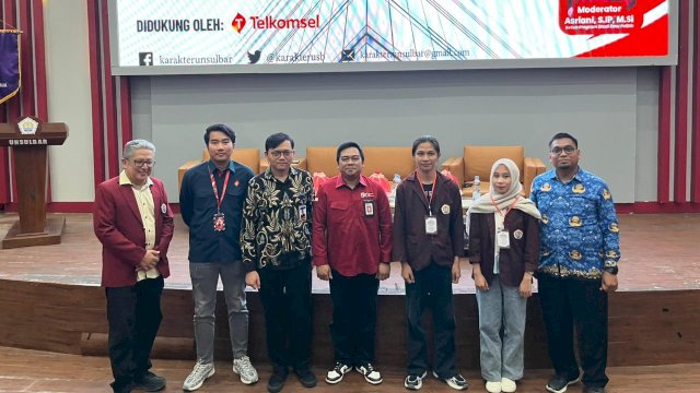 OJK Sulselbar menggelar Edukasi Keuangan di Universitas Sulawesi Barat (Unsulbar), Kabupaten Majene dengan mengajak mahasiswa mewaspadai aktivitas penipuan keuangan digital. (Dok. OJK Sulselbar) 