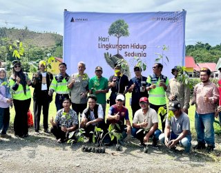 FORDES dan PT Masmindo Ajak Warga Marinding Tanam Ratusan Pohon Peringati Hari Lingkungan Hidup
